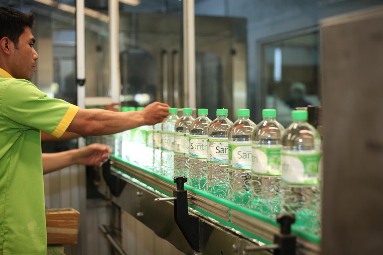 Lini produksi Air Mineral Santri